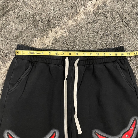 MIXED EMOTIONS Black/Red Graffiti Rhinestone Sweatpants Size XL - Picture 7 of 10
